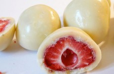 Weiße Schokolade mit Erdbeeren